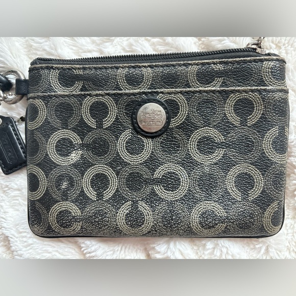 COACH- wristlet - Picture 5 of 12